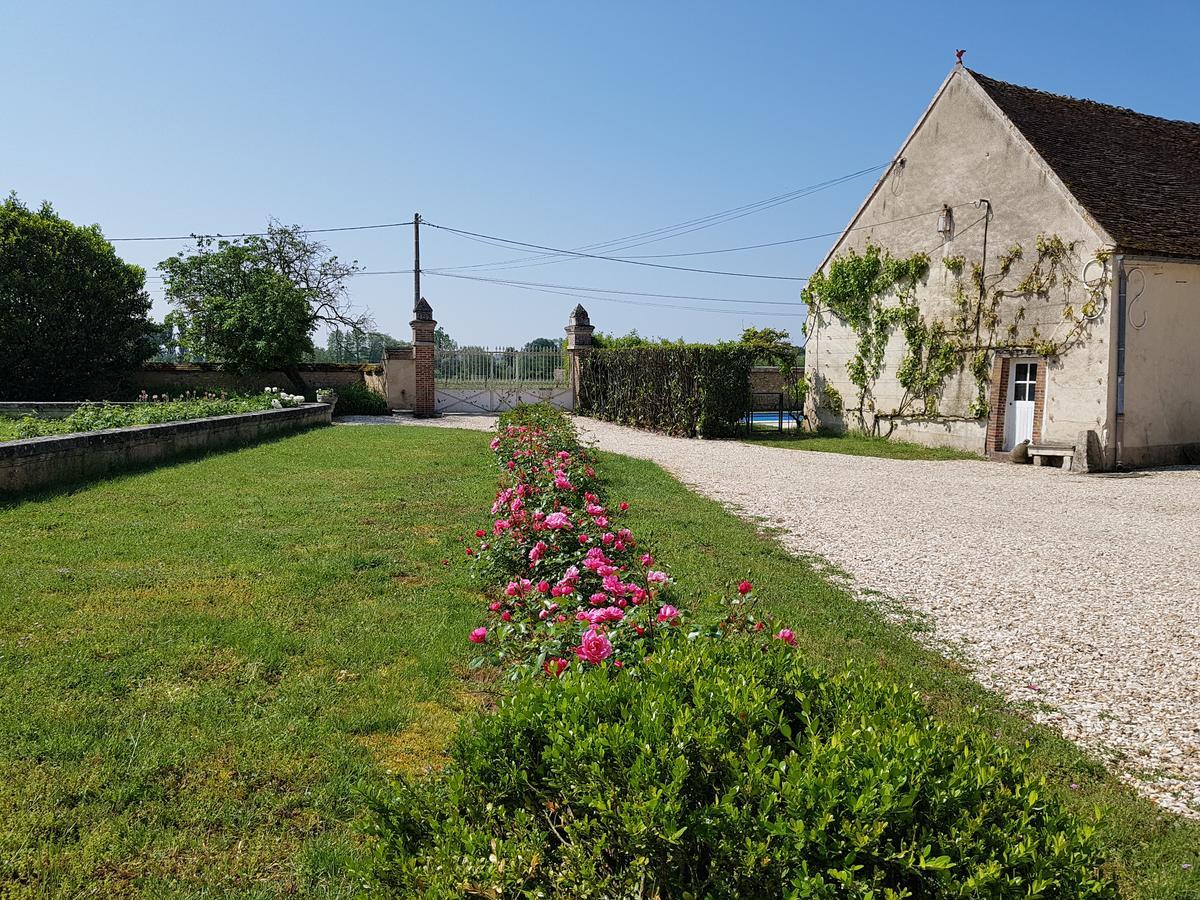 Tourterelle, A Proximite De Auxerre Et Chablis Villa Hauterive  Buitenkant foto