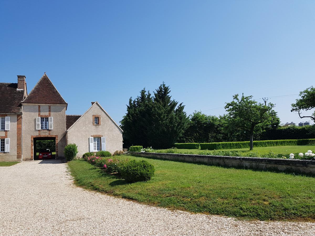 Tourterelle, A Proximite De Auxerre Et Chablis Villa Hauterive  Buitenkant foto