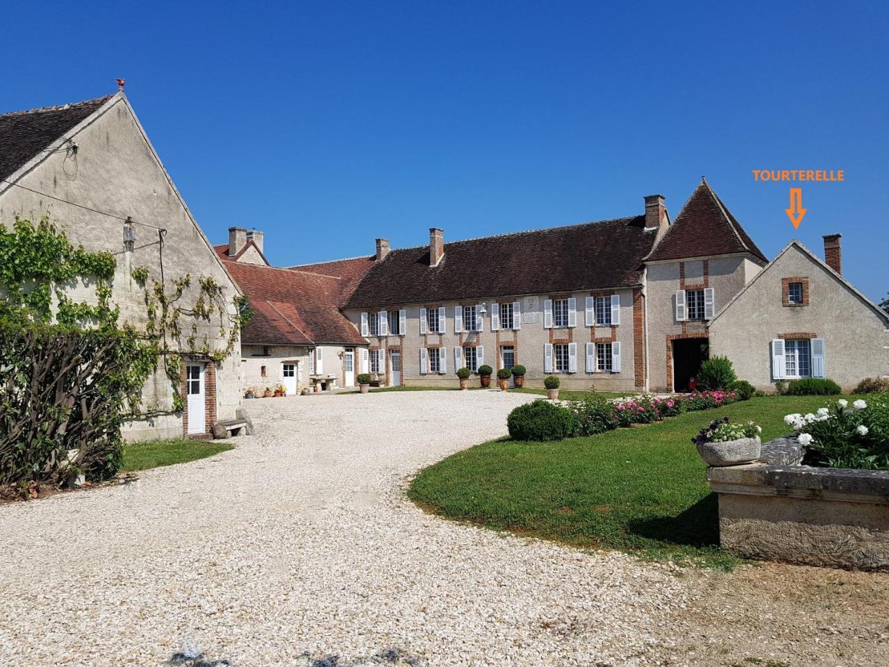 Tourterelle, A Proximite De Auxerre Et Chablis Villa Hauterive  Buitenkant foto